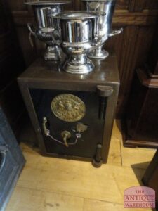 antieke Milners safe, fire resisting, SOLD verkocht