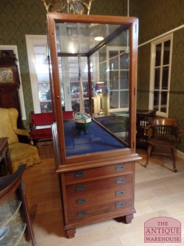 antieke museum vitrine 2