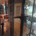 antieke ondiepe mahonie vitrinekast 3