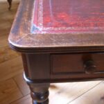 Antieke ongerestaureerde schrijftafel 2