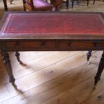 Antieke ongerestaureerde schrijftafel 3