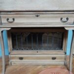 Antieke originele eiken Globe Wernicke kast met secretaire deel en lade in plint 3