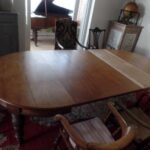 Antieke ovale Engelse tafel met drie tussenbladen 1