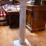 antieke pied de stalle 3