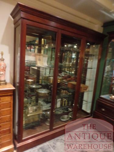 Antieke ruime mahoniehouten vitrinekast met veel bergruimte 4