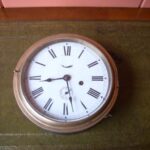 Antieke scheepsklok 2