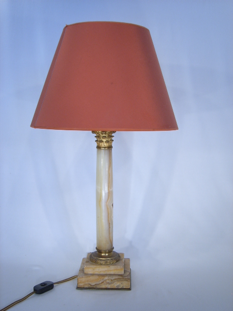 Antieke schemerlamp. bureaulamp
