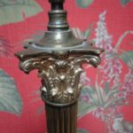 Antieke schemerlamp, bureaulamp, goud met rode kap 3