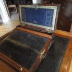 Antieke schrijfkist, antieke lezenaar 2