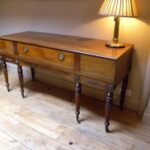 antieke side table 1