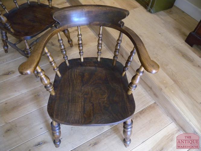 set van vier smokers bow windsor chairs 2