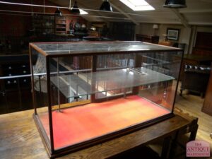 antieke tafel vitrine, VERKOCHT