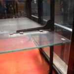 antieke tafel vitrine 3