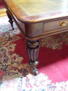 antieke vergadertafel circa 1820