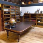 Antieke vergadertafel circa 1860 1