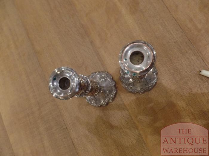 antieke verzilverde Engelse kandelaren 3