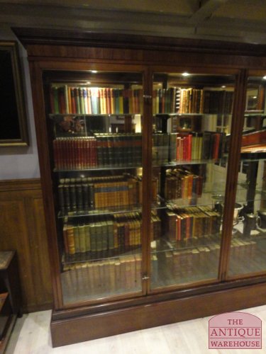antieke vitrinekast 2