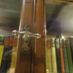 antieke vitrinekast 3