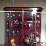 antieke vitrine 1