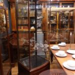 antieke vitrinekast 1