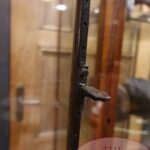 antieke vitrinekast 4