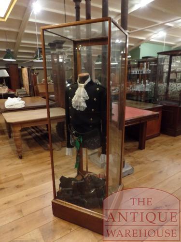 Antieke vitrinekast van eikenhouten 2