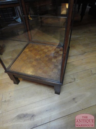 antieke vitrinekast 2