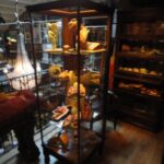 antieke vitrinekast 3