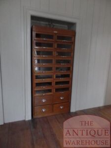 Antieke winkel kast
