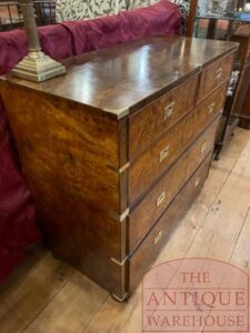 antieke wortelnoten military chest, ladekast