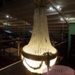 Antieke zakkroonluchter met drie kandelaren 3