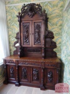 antieke Zuid Duitse Schwarzwalder jacht kast