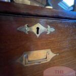 Antieke mahonie military ladekast uit Wales 3