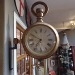 Antieke horlogemaker sign klok 1