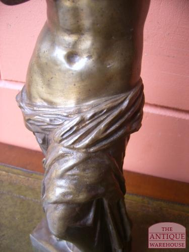 bronzen vrouwen figuur