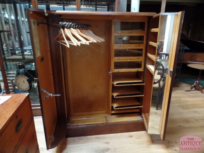 compactom gentlemans wardrobe, type YY, VERKOCHT