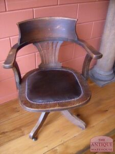 diverse antieke bureaustoelen, VERKOCHT