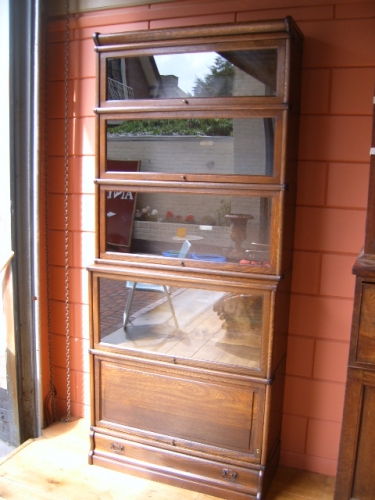 Eiken Globe Wernicke boekenkast 3