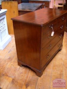 Engelse antieke ladekast, circa 1780, VERKOCHT