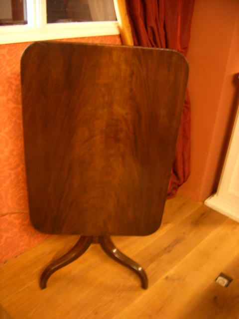 Engelse antieke tilt top tafel 2