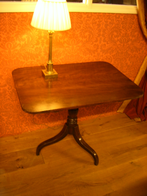 Engelse antieke tilt top tafel 3