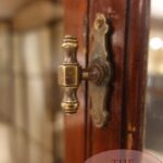 Antieke Engelse vierdeurs vitrinekast 3