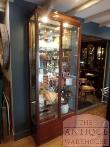 Paar antieke Engelse vitrinekasten 2