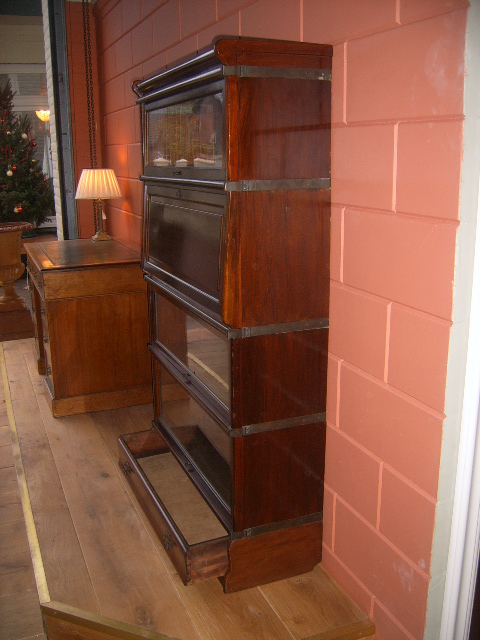 Globe Wernicke, mahonie, circa 1890, met secretaire deel 2