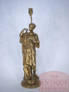 Griekse vrouw torst lamp