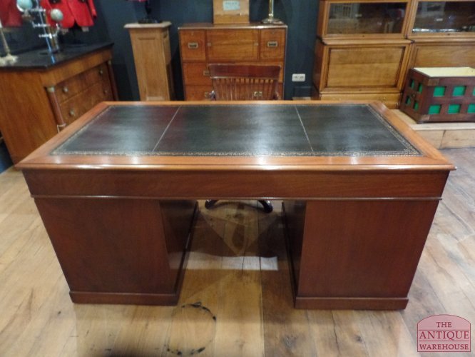 Groot antiek Engels mahonie bureau 2