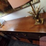 Klassieke antieke dresser met drie lades 2