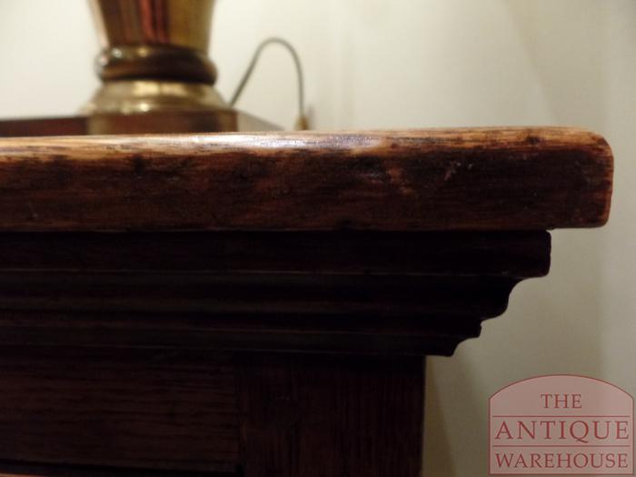 Klassieke antieke dresser met drie lades 4