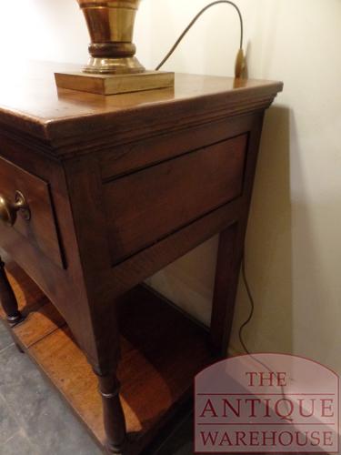 Klassieke antieke dresser met drie lades 5