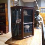 kleine antieke vitrine 1